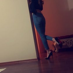 Evi olan escort bayan Melinda